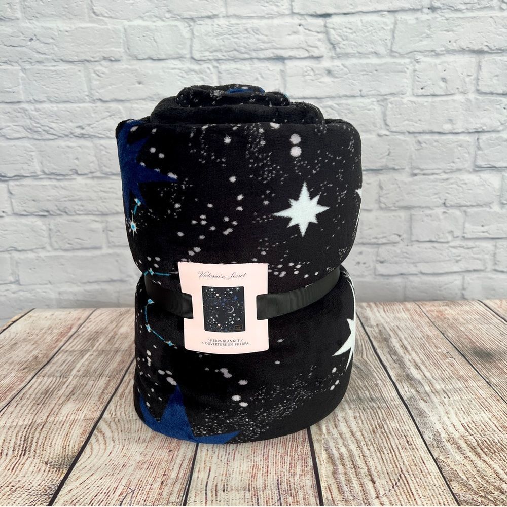 New Victoria’s Secret Cozy Fleece Sherpa Celestial Blanket